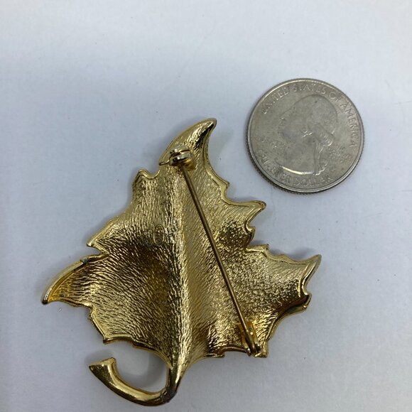 Vtg 1970 SPHINX brushed gold leaf brooch - Picture 2 of 4